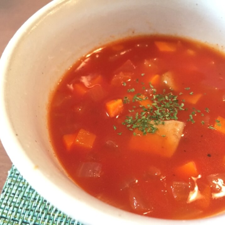 リコピンたっぷり簡単トマトスープ〜トマトジュースで